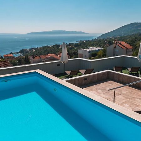 Apartment Lui With Rooftop Swimming Pool Ičići Exteriér fotografie