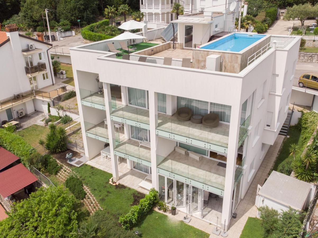 Apartment Lui With Rooftop Swimming Pool Ičići Exteriér fotografie