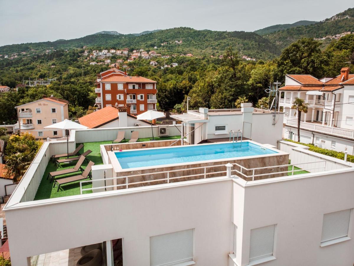Apartment Lui With Rooftop Swimming Pool Ičići Exteriér fotografie